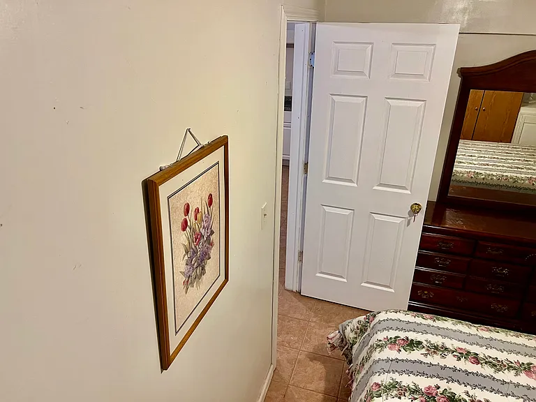 124 Holiday Hl — Photo 11