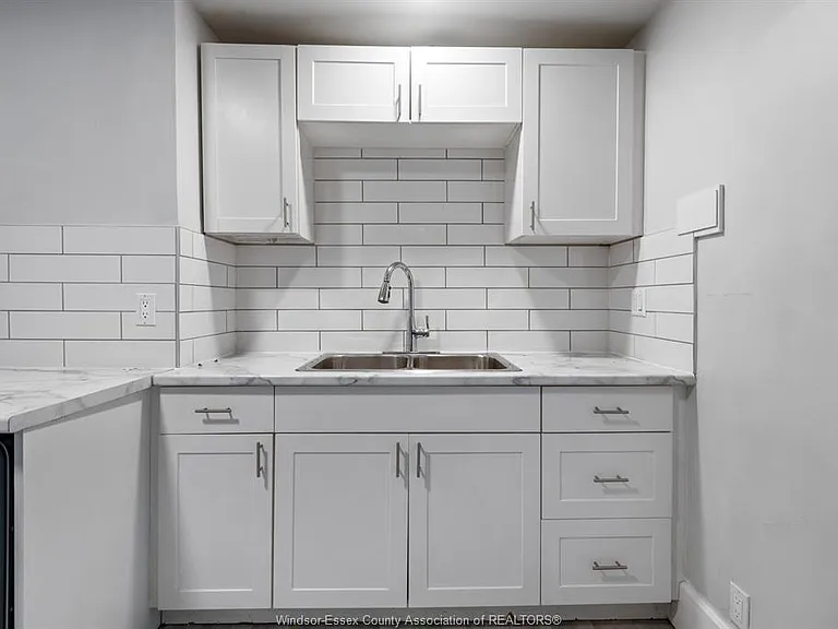 900 Ottawa St #5 — Photo 9