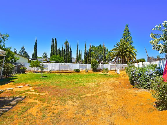 4th image of 14839 De Soto Pl