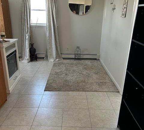 4th image of 100 Merrick Rd