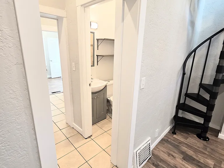 833 S Edison St — Photo 6