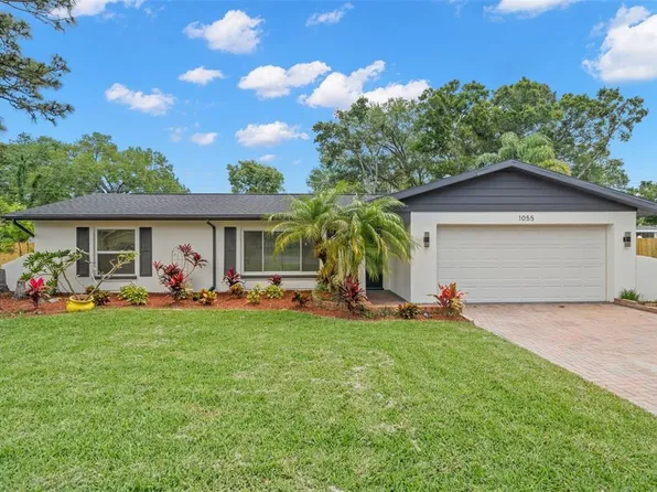 1055 Deville Dr E, Largo, FL 33771