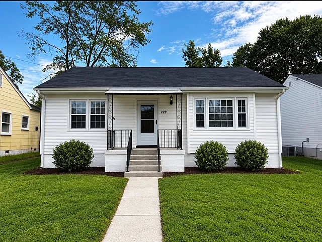 229 N Ivy Ave