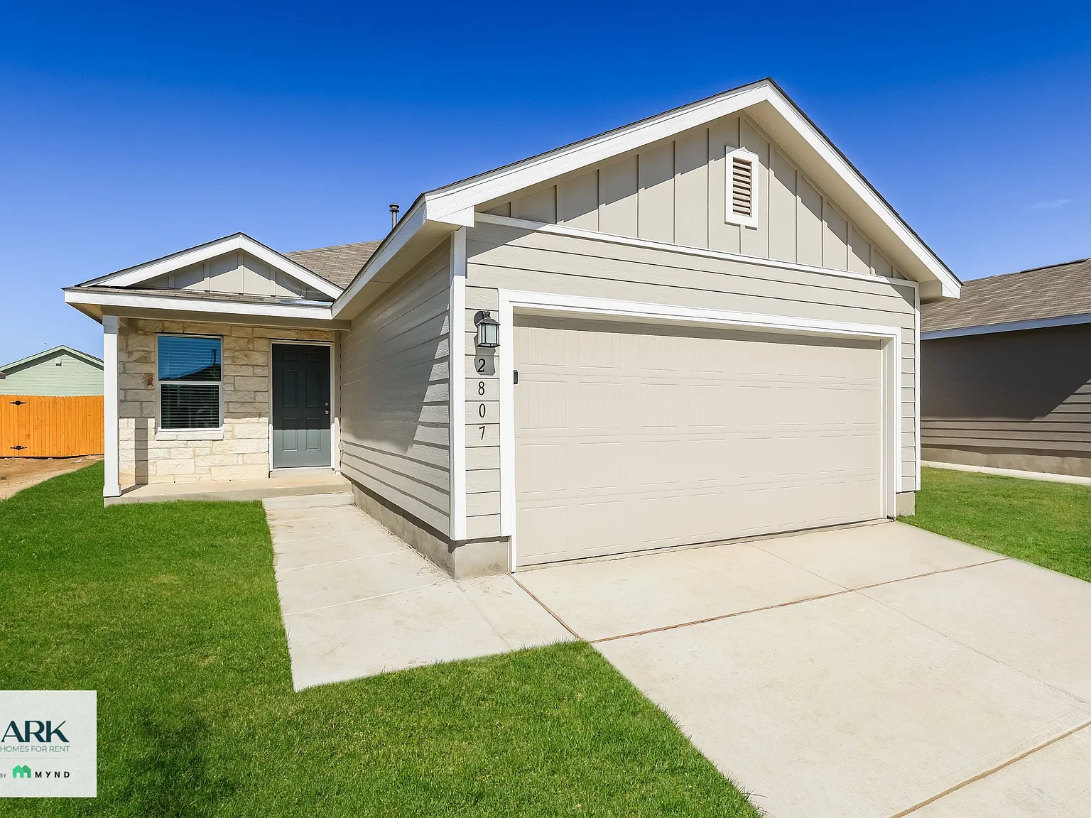 3 bed, 2.0 bath, 1266 sqft, $1,711 — Photo 2