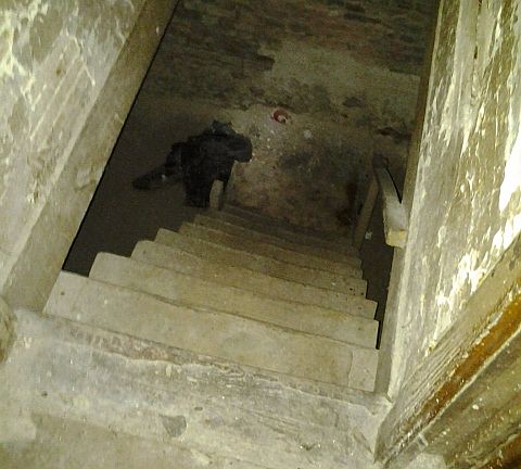 stairs to basement