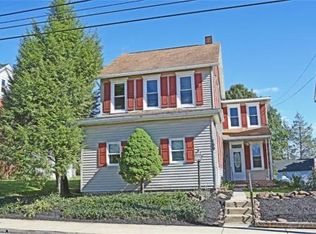 109 S 9th St, Akron, PA 17501