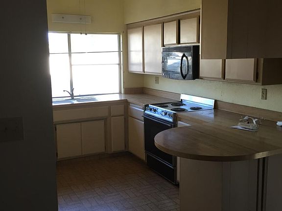 Spacious Kitchen