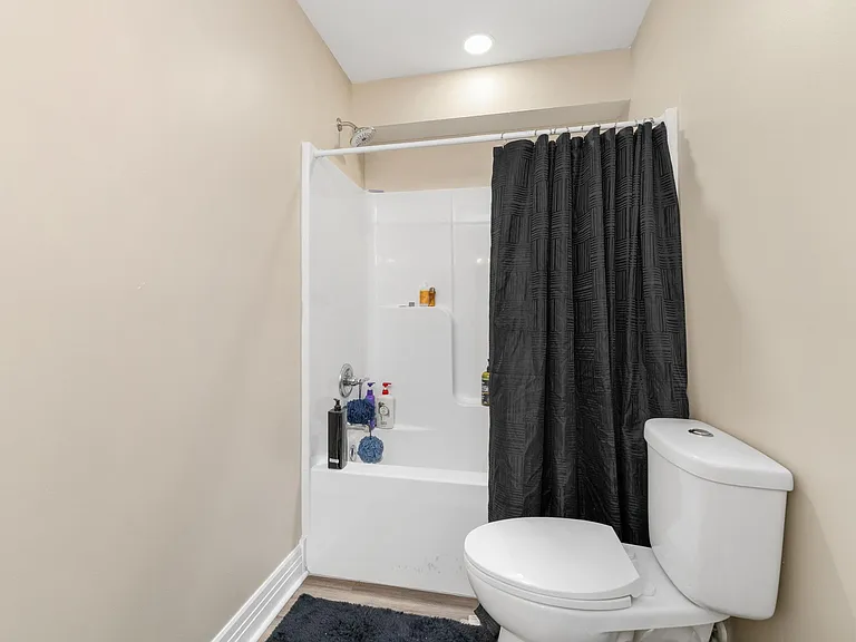 118 N Florence St #300 — Photo 5
