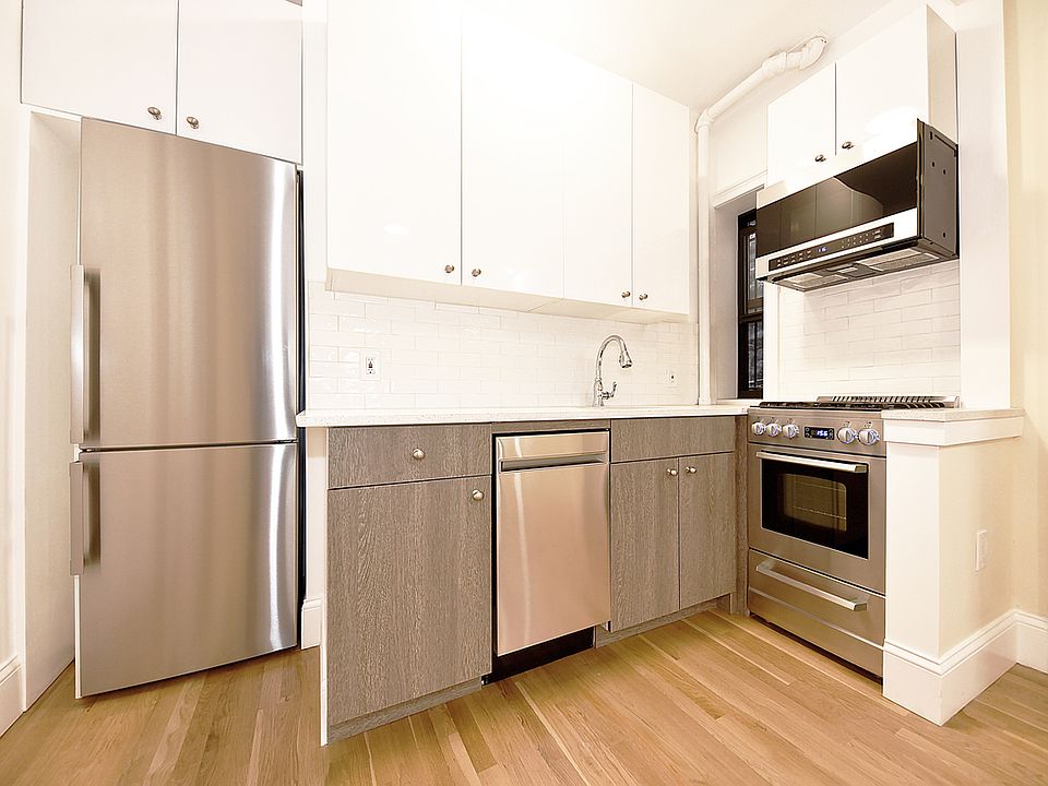1st image of 137 W 12th St #11