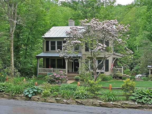 Lovely mature Landscaping