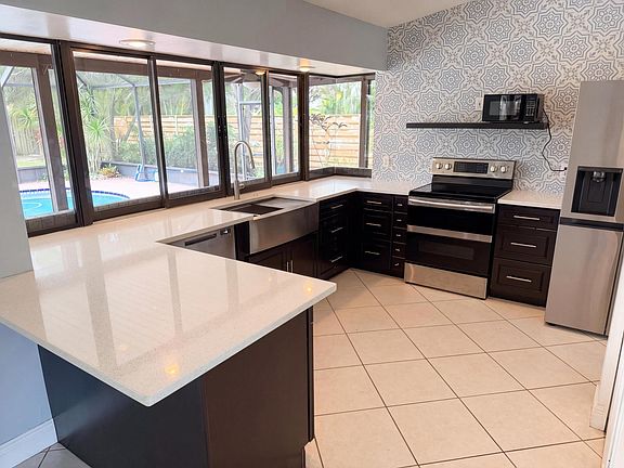 2nd image of 786 SE Ablett Lane
