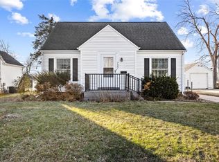 727 27th St NE, Cedar Rapids, IA 52402