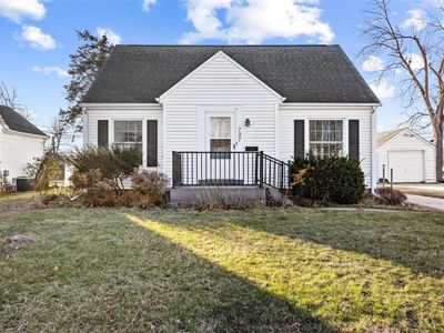 727 27th St NE, Cedar Rapids, IA, 52402
