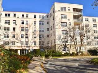 1 Stoneleigh APT 4L, Bronxville, NY 10708