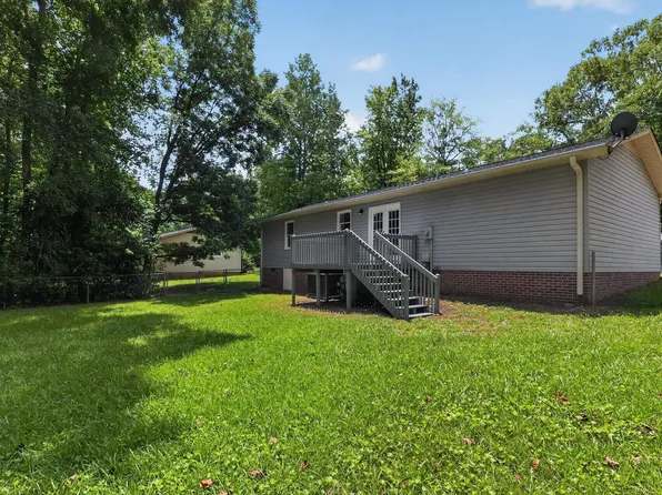 17 Queens St, Fountain Inn, SC 29644