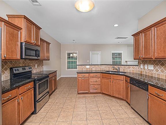 5th image of 1805 Creek Stone Dr