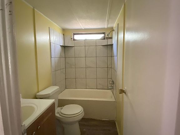 3rd image of 284 Luther Cir