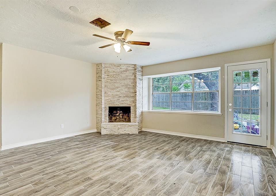 1st image of 1709 Lamar Dr
