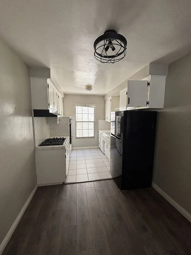 Move In Ready Studio Unit — Photo 2