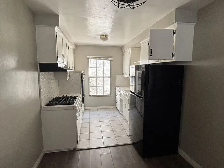 438 Cedar Ave #3 — Photo 2