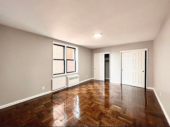 4th image of 615 Warburton Ave #3A