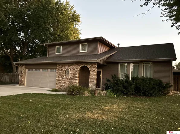 2005 Park Place Dr, Fremont, NE 68025