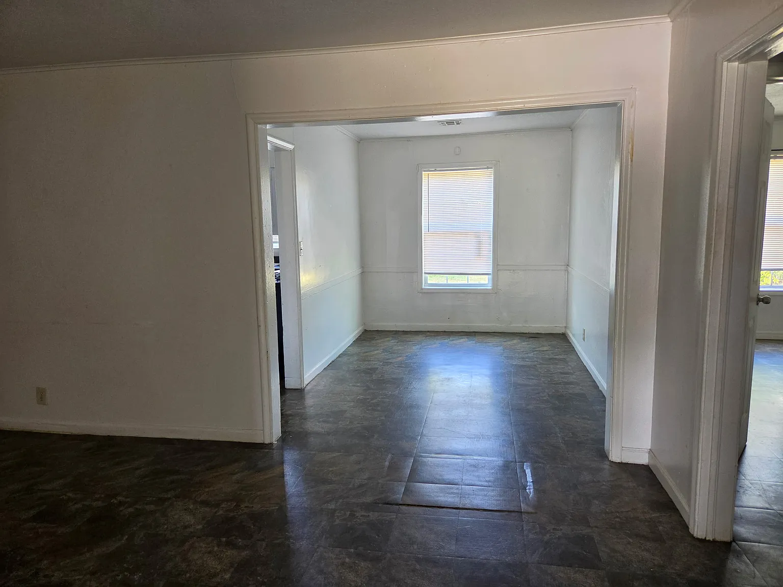 2705 E Oklahoma Pl — Photo 3