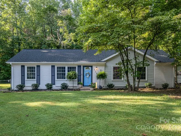 528 Culloden Ct, Charlotte, NC 28214