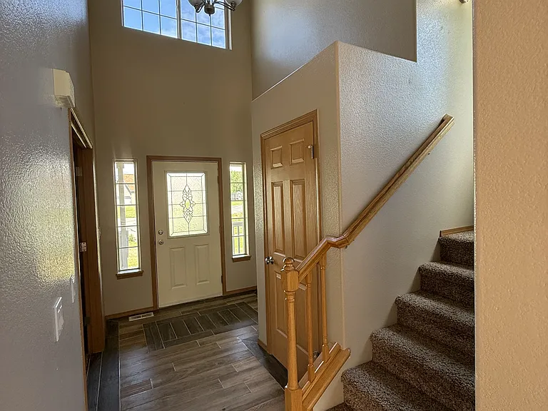 335 N Roy Cir — Photo 3
