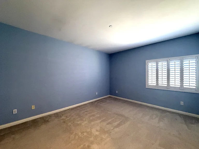 423 E Providencia Ave #105 — Photo 8