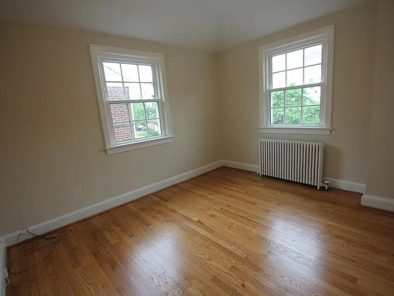 712 N Oakland St — Photo 13