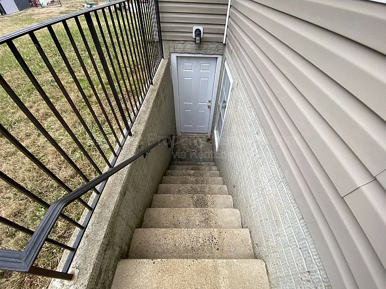 405 Pratt St — Photo 4