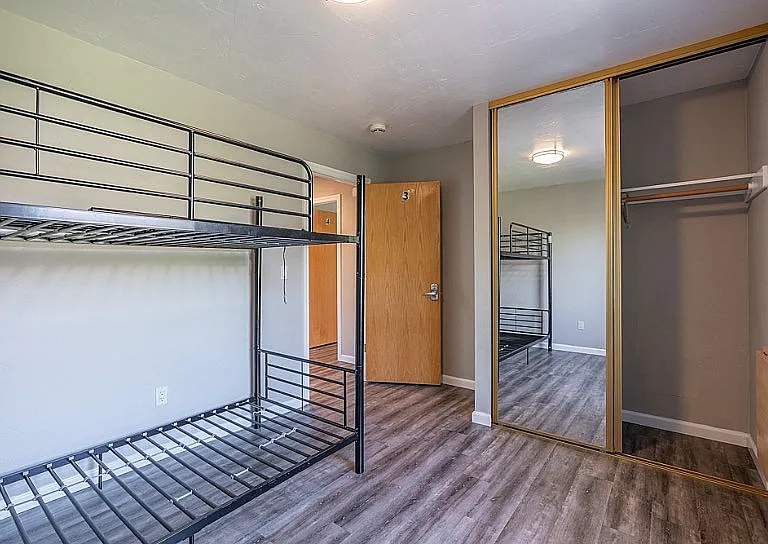 2620 Regent — Photo 11