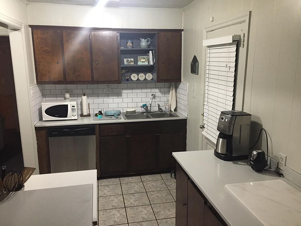 2nd image of 2450 Richard Ave