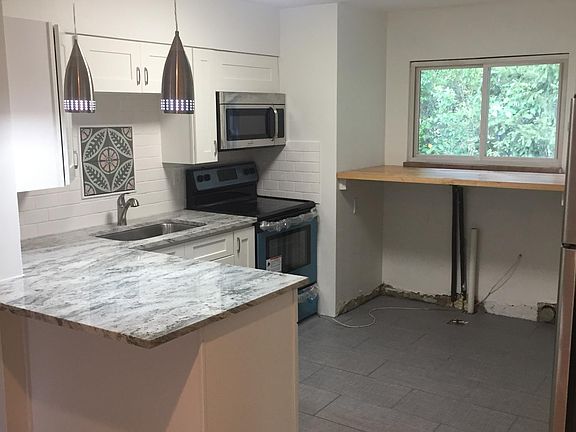 5th image of 211 E Home St