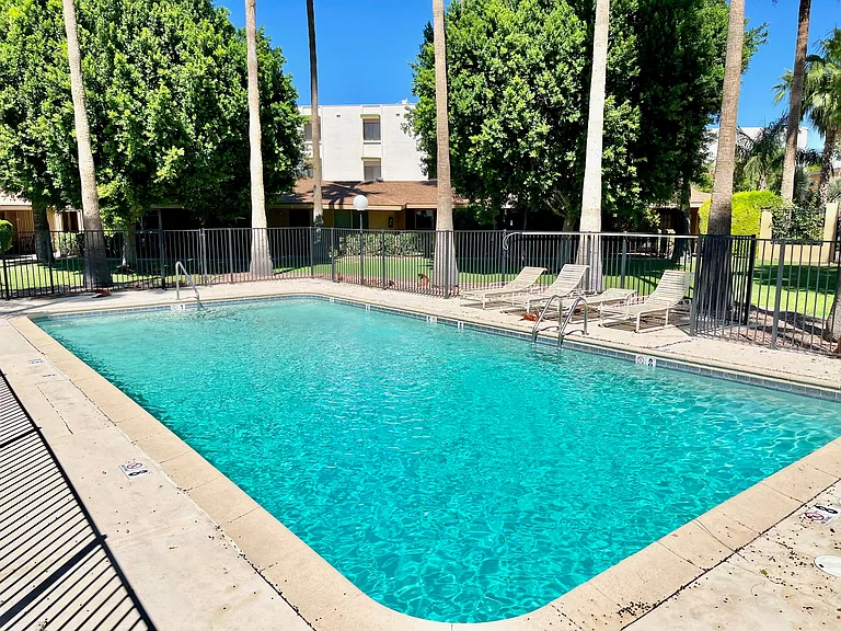 333 W Medlock Dr #13 — Photo 22