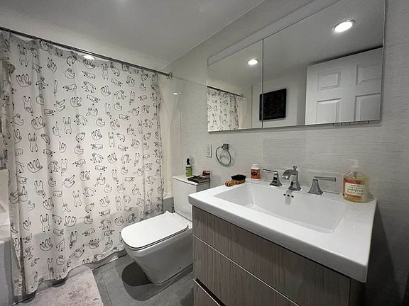 5th image of 10 Jones St APT 2E