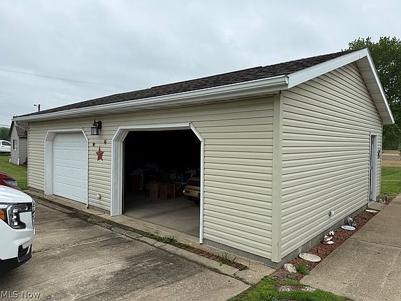 3rd image of 10083 Stillwater Rd SE