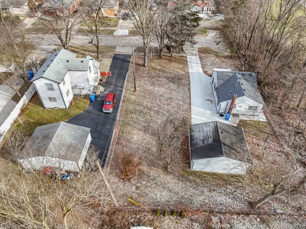 7875 Robindale Ave, Dearborn Heights, MI 48127