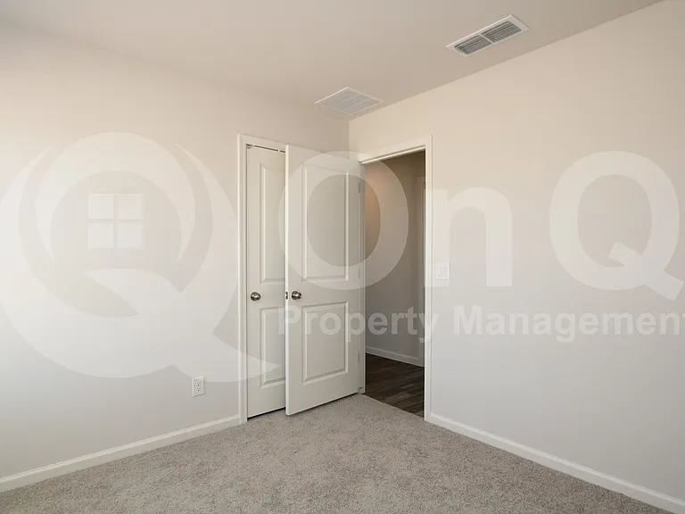 3750 N San Carlos Dr — Photo 11