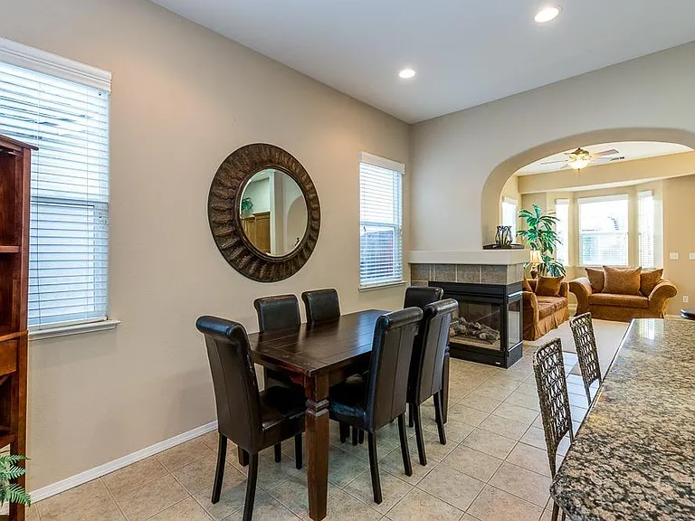 632 W Fontaine Ln — Photo 6