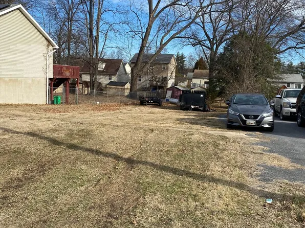 8612 Locust Grove Dr, Laurel, MD 20707