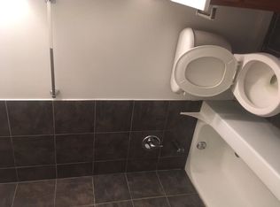 832 Ridge Dr APT 17, Dekalb, IL 60115