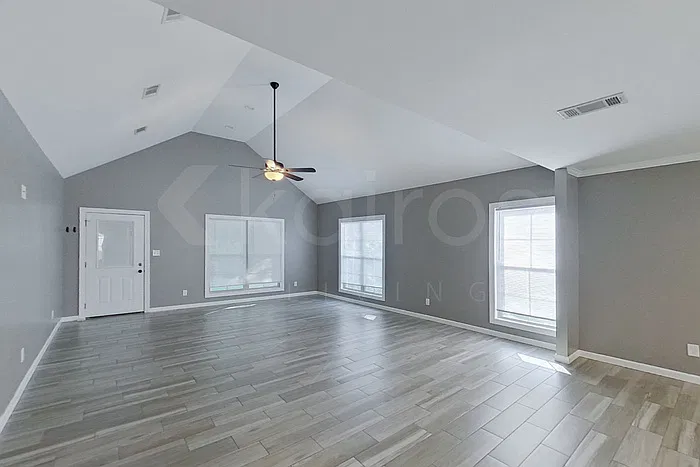 3 bed, 2.0 bath, 1850 sqft, $1,975 — Photo 2
