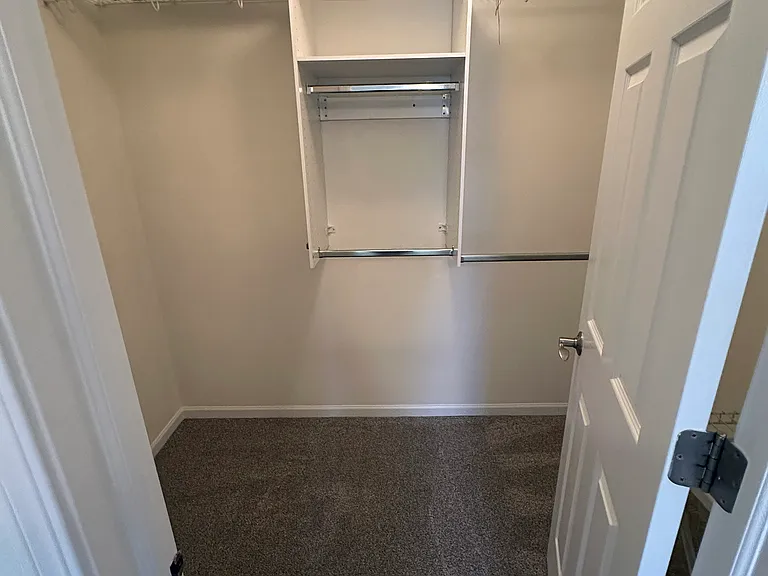 560 Lancaster Dr #560 — Photo 22