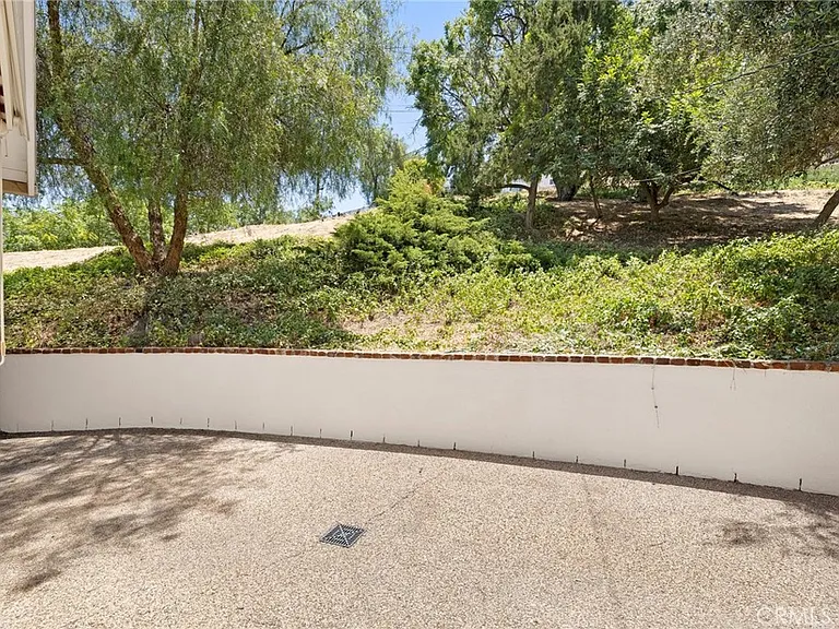 22204 Avenue San Luis — Photo 18