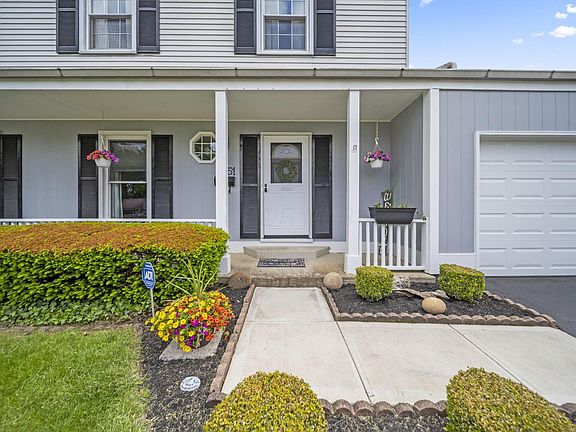 3rd image of 6951 Ardelle Dr