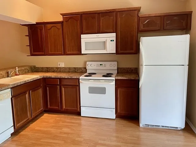 124 Reserve Cir #208 — Photo 6