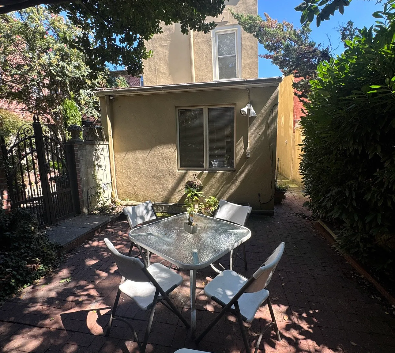 790 S Front St — Photo 3