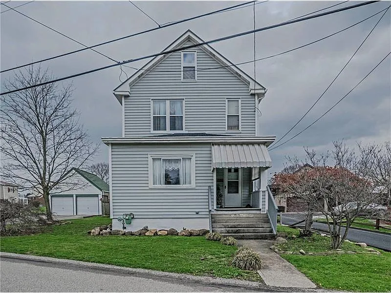 2415 Latrobe St photo 1